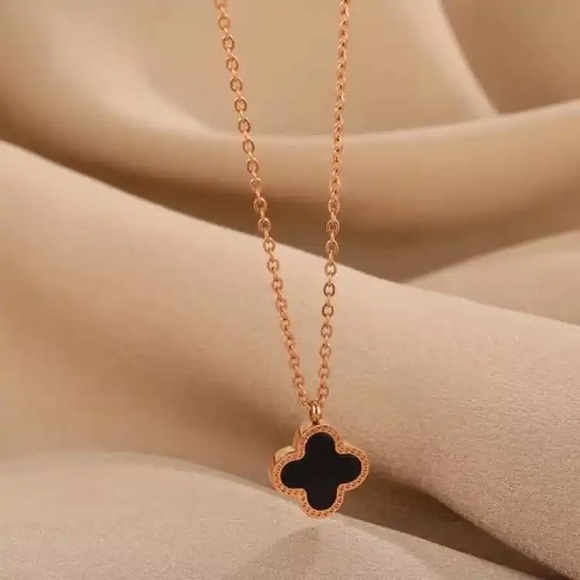 NEW Luxuriously Flower Four Leaf Clover Lucky Charm Necklace - Picture 9 of 14